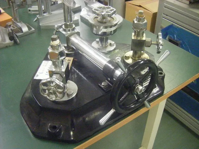 West Instrument Industry M Pressure gauge (standard weight type) Detail Image - ASKINDEX Korea