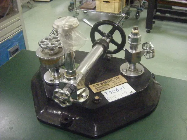 West Instrument Industry M Pressure gauge (standard weight type) Detail Image - ASKINDEX Korea
