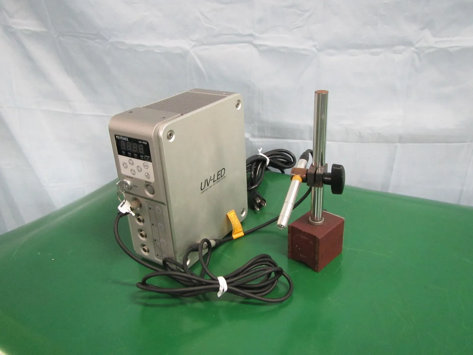 Keyence UV-400 UV 램프 (자외선 조사)