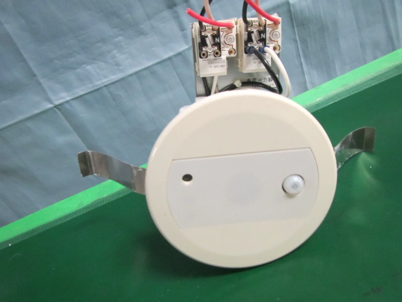 Toshiba Lighting &amp; Technology DF-20204YS1 Presence sensor Detail Image - ASKINDEX Korea