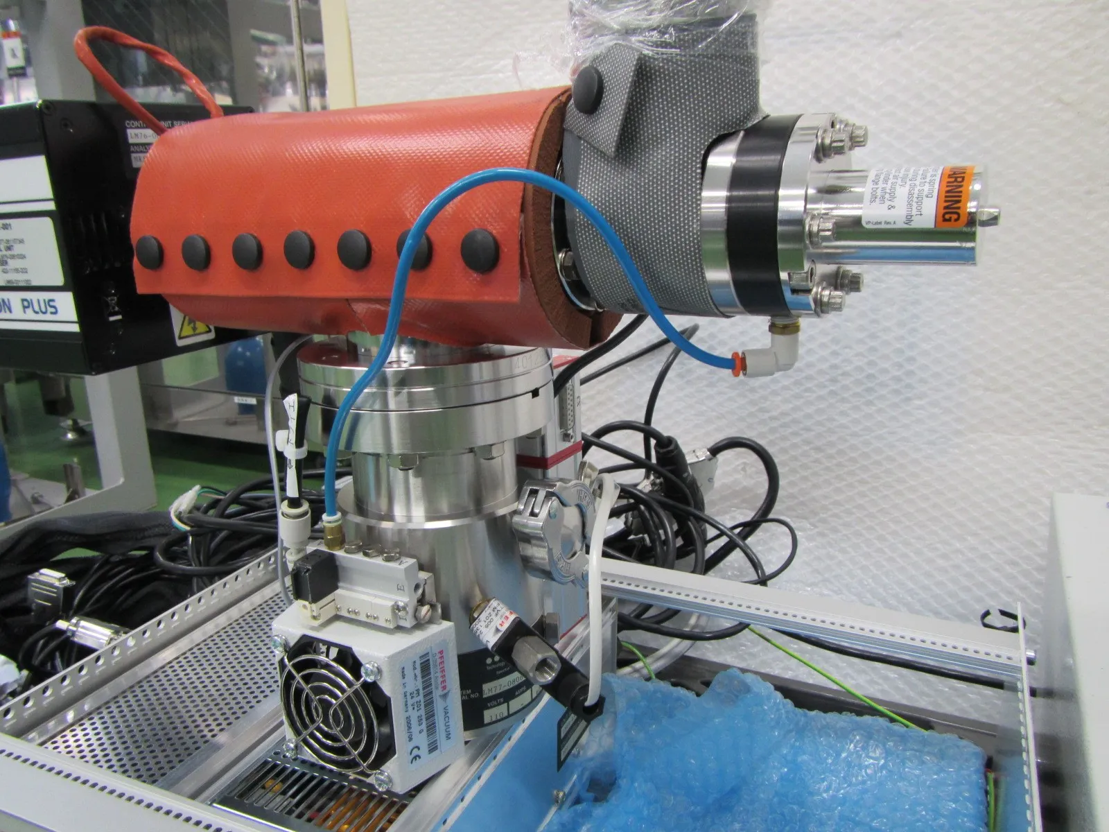 Pfeiffer TMU071-003P Turbomolecular Pump Set Detail Image - ASKINDEX Korea