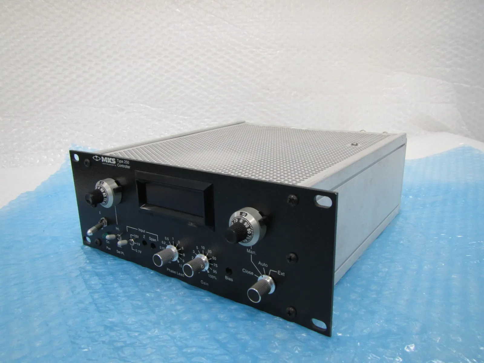 MKS 250E-1-D 밸브용 컨트롤러