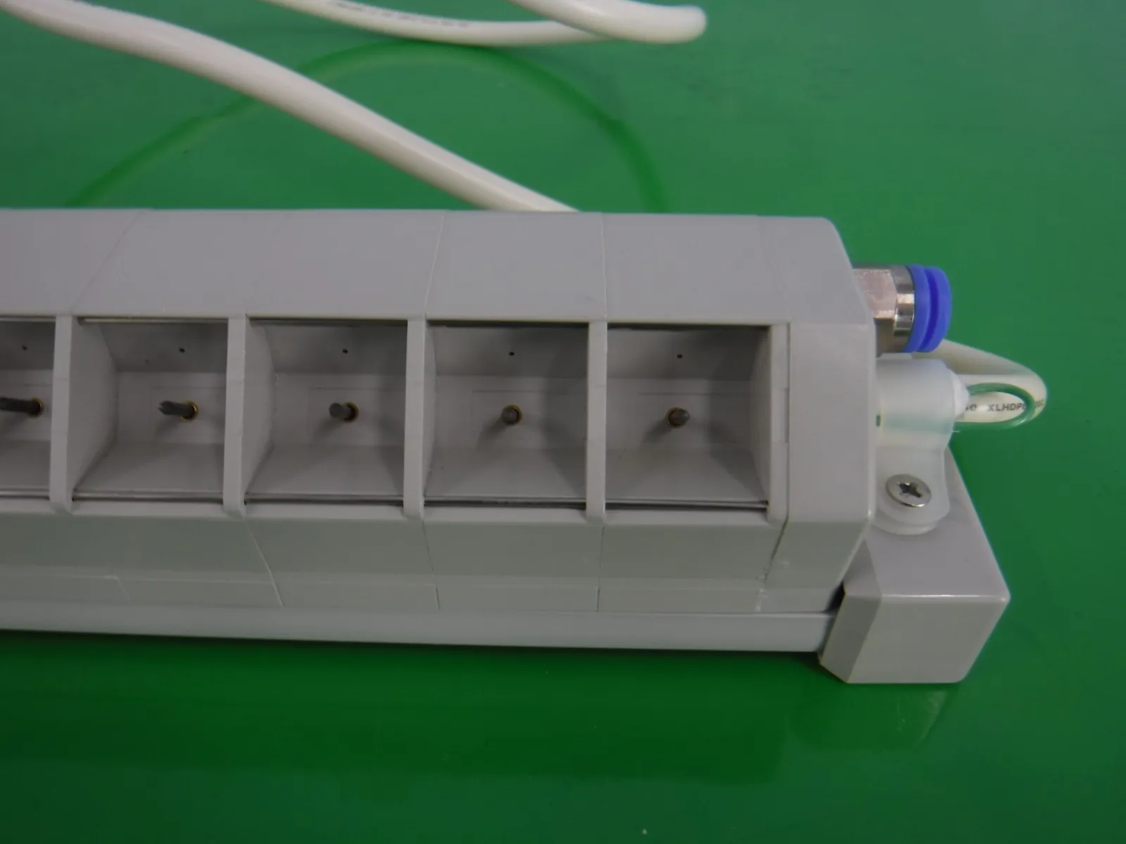 Hugle MODEL-410N1 Ionizer (bar/discharge part) Detail Image - ASKINDEX Korea