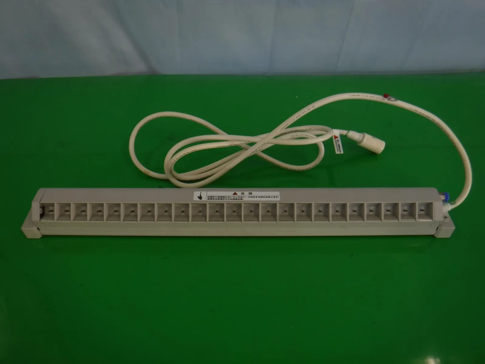 Hugle MODEL-410N1 Ionizer (bar/discharge part) Detail Image - ASKINDEX Korea