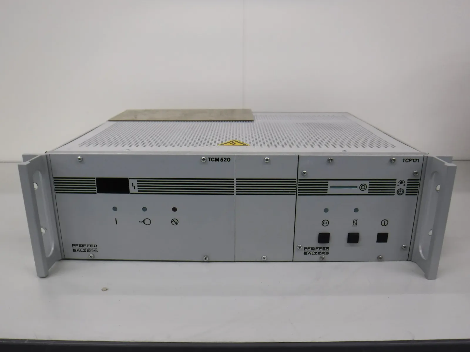 파이퍼 TCM520/TCP121 터보 분자 펌프 용 컨트롤러