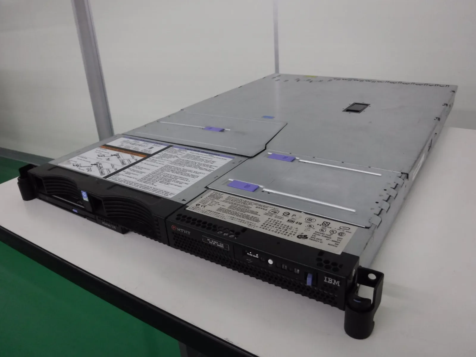 IBM X Series336 8837 서버