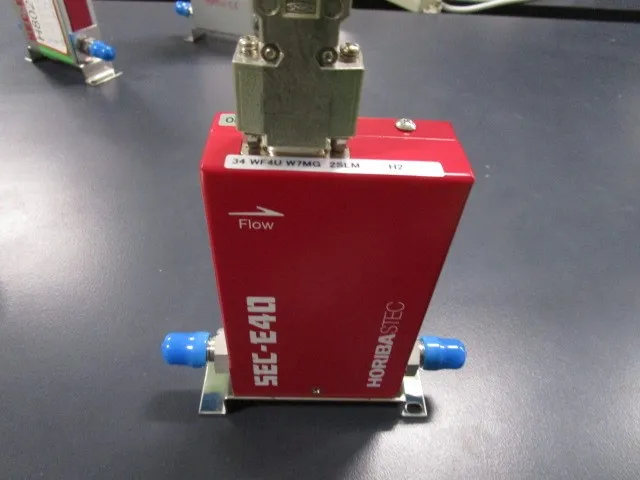 호리바 에스텍 SEC-E40 매스플로 컨트롤러