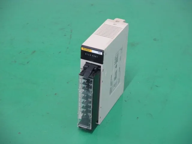 오므론 C200H-0D224 시퀀서(PLC)