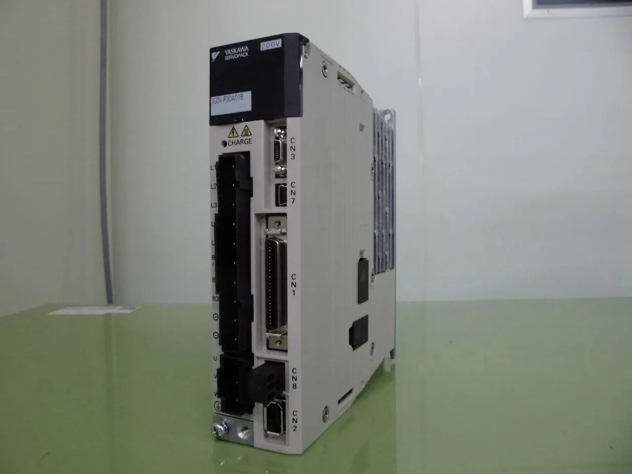 야스카와 전기 SGDV-R90A01B 서보 앰프 (서보 팩)