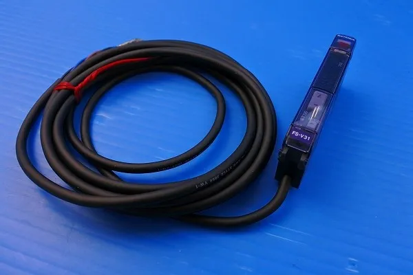 Keyence FS-V31 섬유 증폭기