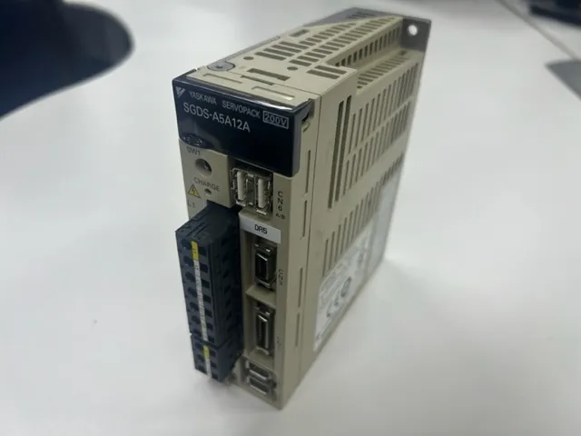 야스카와 전기 SGDS-A5A12A 서보 앰프 (서보 팩)