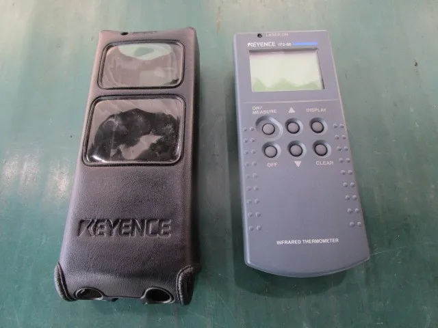 Keyence IT2-60 적외선 방사 온도계