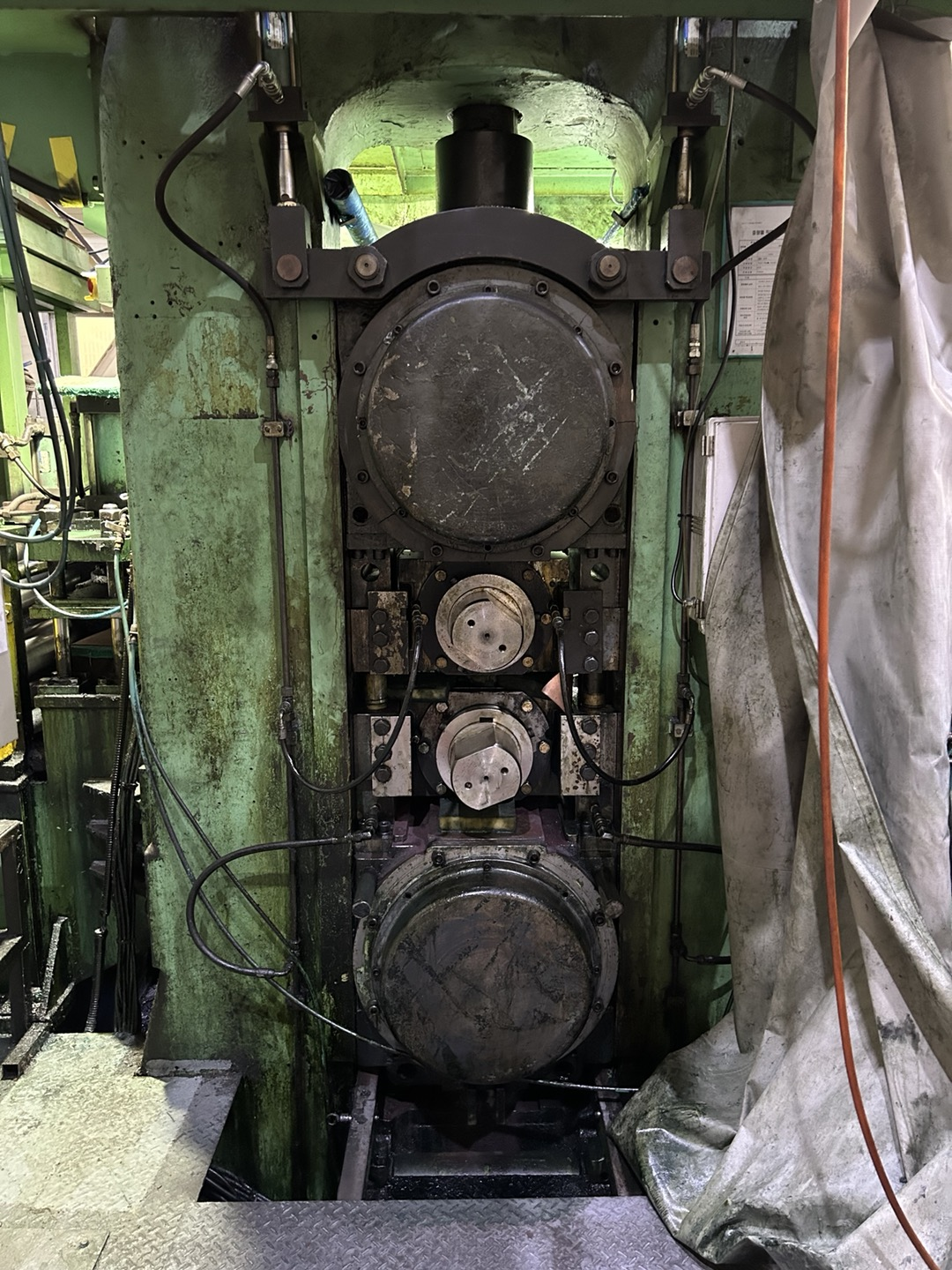 Sir James Famer Norton ( UK )  318 X 610 X 635  4High Irreversible  Detail Image - ASKINDEX Korea