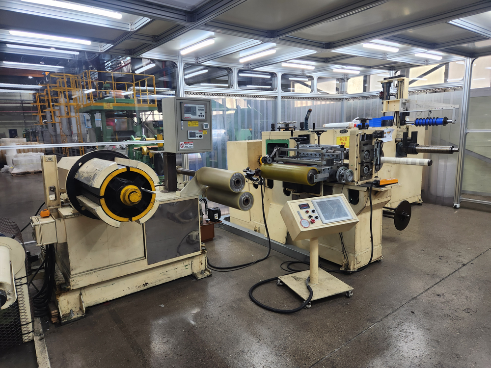 Backsan Machinery ( Korea ) No Loop,  Magnetic Core Tension Control Precious Slitter