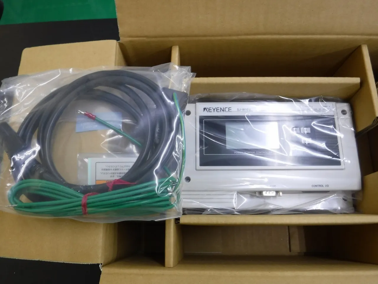 Keyence SJ-W100 Powered surveillance monitor (unused) Detail Image - ASKINDEX Korea