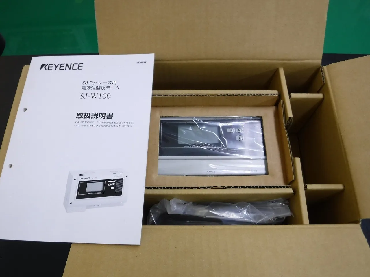Keyence SJ-W100 전원 부착 감시 모니터 (미사용품)