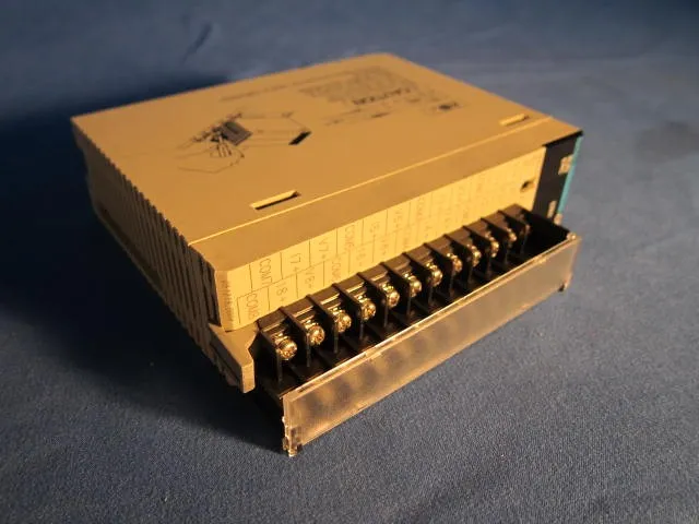 오므론 CS1W-PDC55 시퀀서(PLC)(절연형 직류 입력 유닛)