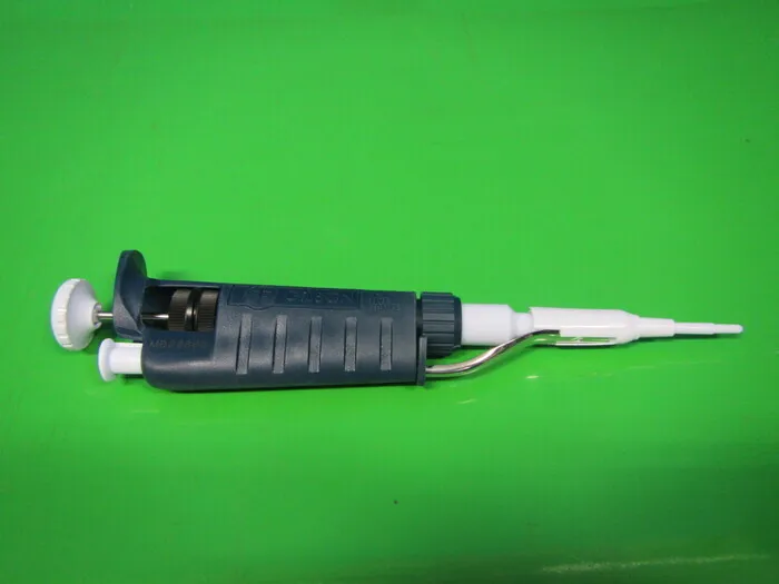 Gilson P10 Micropipette Detail Image - ASKINDEX Korea