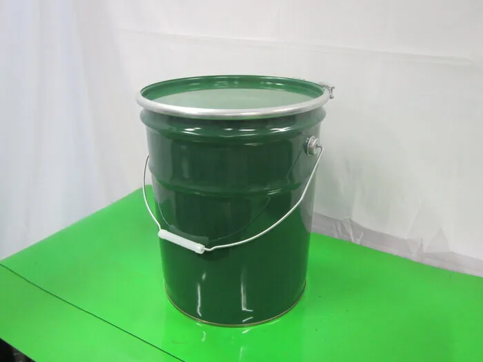 아즈완 20L（緑） 페일 캔