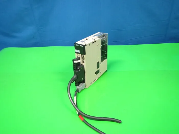 야스카와 전기 SGDV-1R6A01A 서보 드라이버