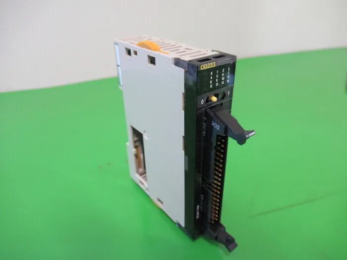 오므론 CJ1W-OD233 시퀀서 (PLC) (트랜지스터 출력 유닛)