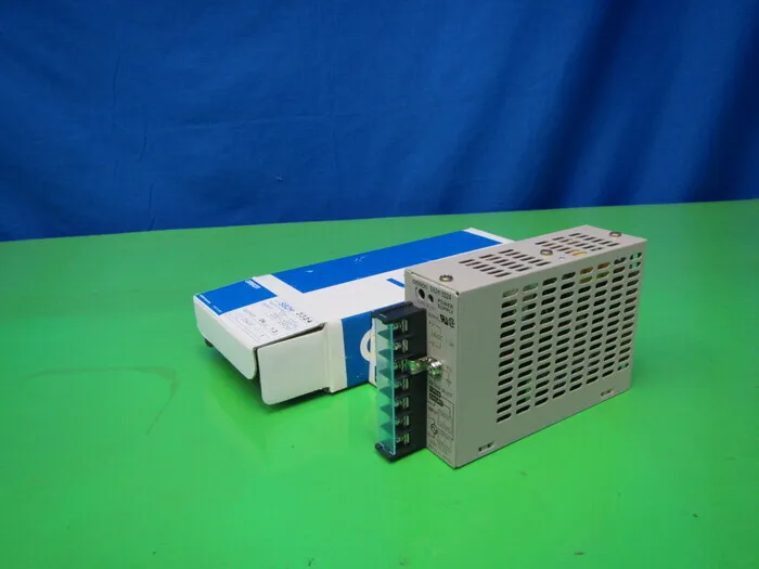 오므론 S82H-3324 DC 전원 공급 장치