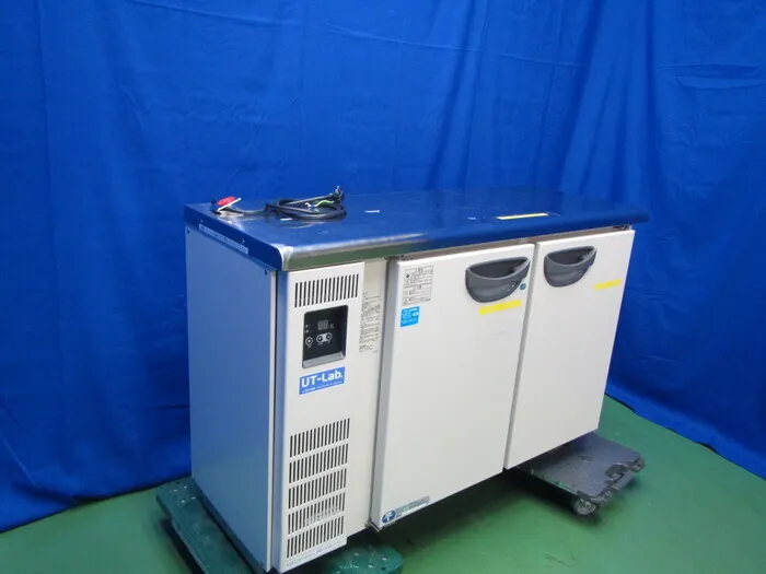 AS ONE MCA-2D refrigerator-freezer