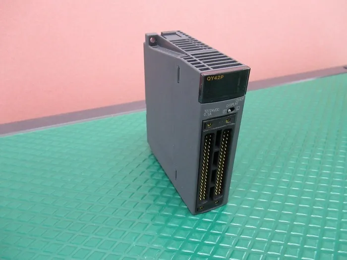 미쓰비시 QY42P 시퀀서 (PLC) (출력 유닛)