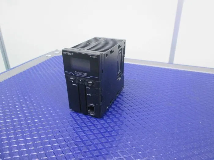 Keyence KV-7300 PLC