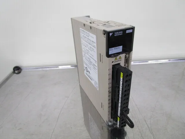 야스카와 전기 SGDV-1R6A01A 서보 드라이버