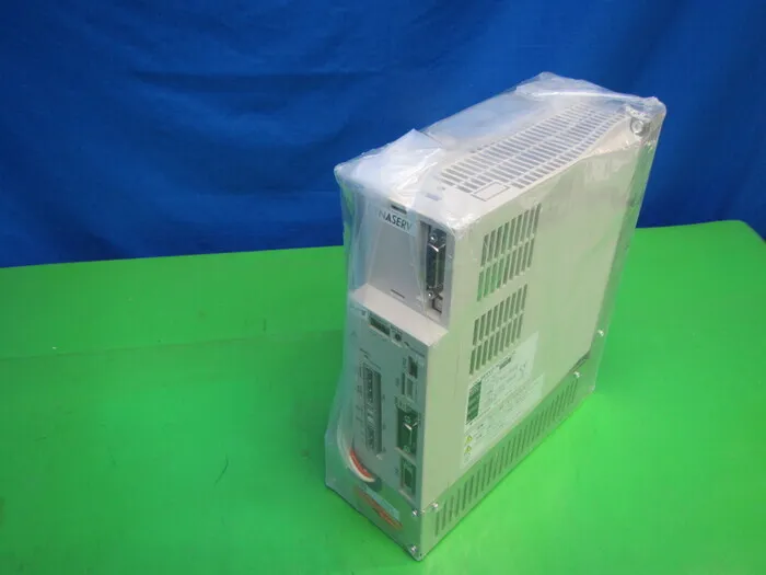 야스카와 전기 UR5BP3-030N-1KC-2P1-Z/CN/Z/08011 DD 서보 드라이버