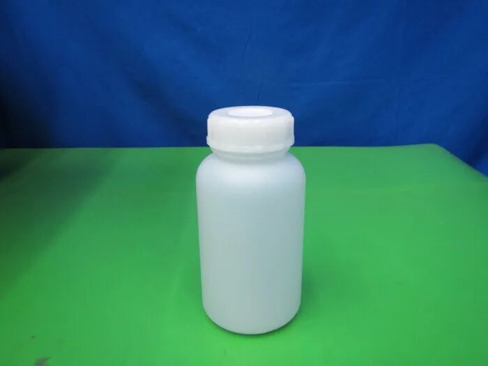 AS ONE 中フタ付250ml PE bottle (250ml)