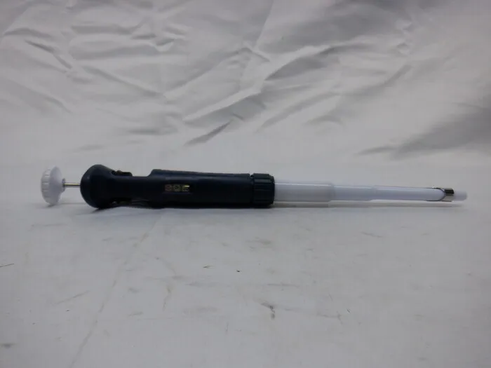 Gilson P1000 Micropipette Detail Image - ASKINDEX Korea