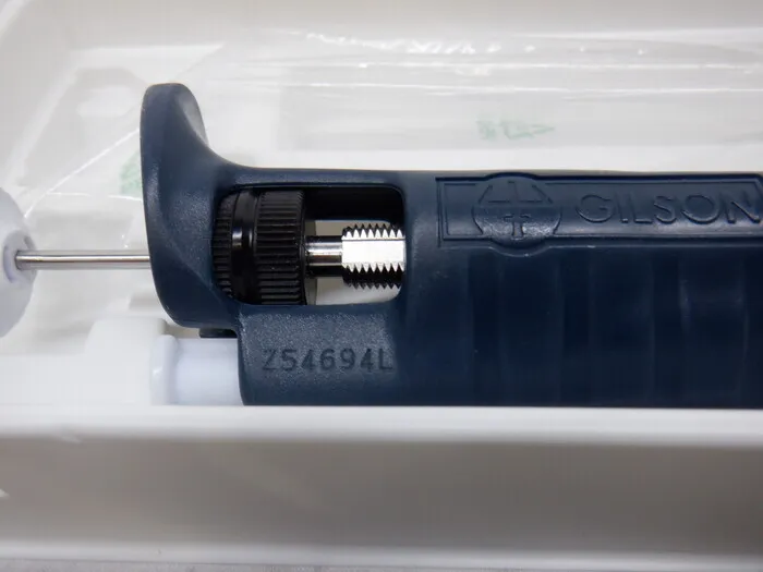 Gilson P1000 Micropipette Detail Image - ASKINDEX Korea