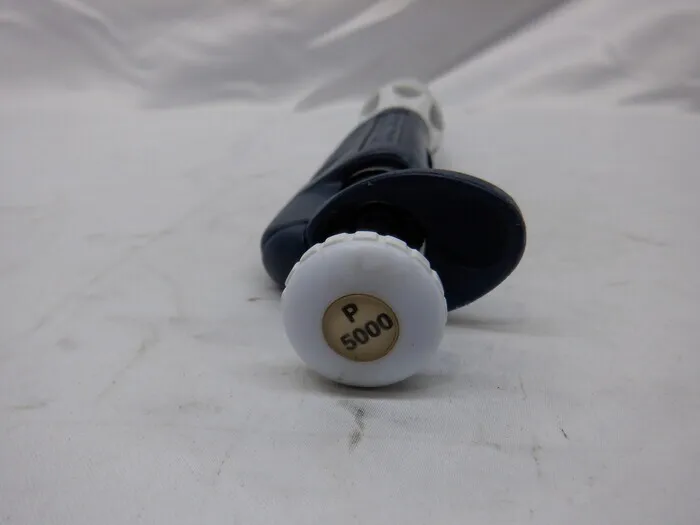 Gilson P5000 Micropipette Detail Image - ASKINDEX Korea
