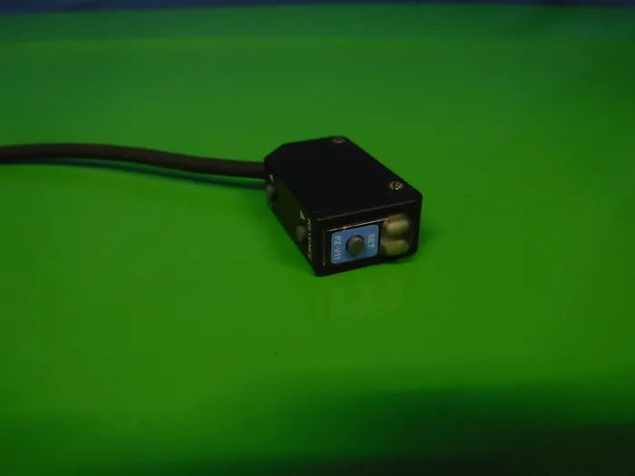 Keyence PZ-V11 앰프 내장형 광전 센서 상세 이미지 - ASKINDEX 코리아