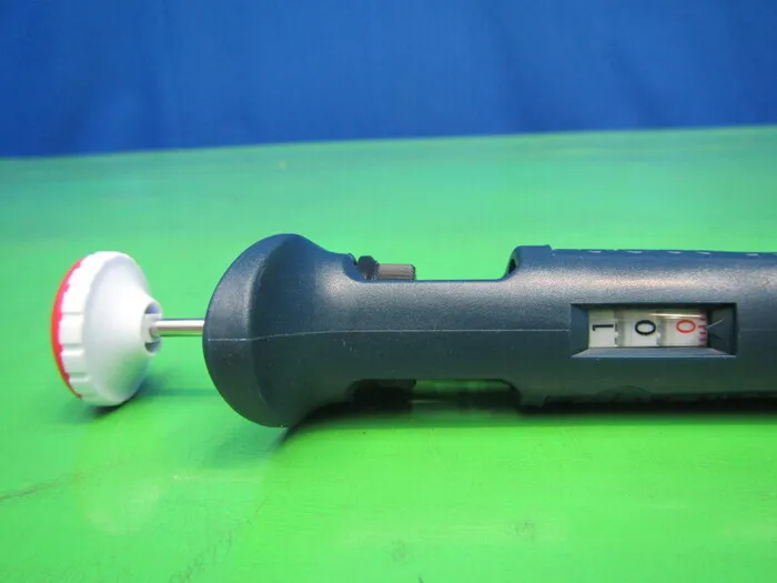 Gilson P10 Micropipette Detail Image - ASKINDEX Korea