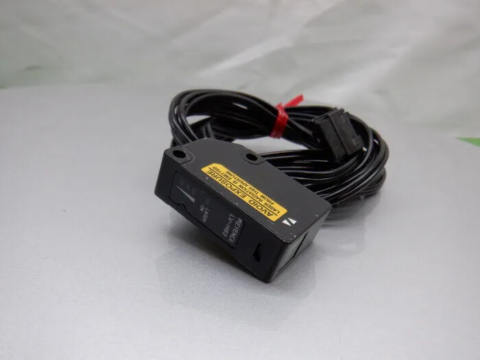 Keyence LV-H62 Sensor head (retroreflective spot type) Detail Image - ASKINDEX Korea