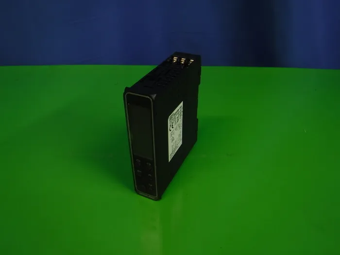 오므론 E5DC-RX2ASM-000 온도 조절기
