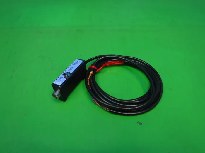 Keyence FS2-60 Fiber Amplifier Detail Image - ASKINDEX Korea