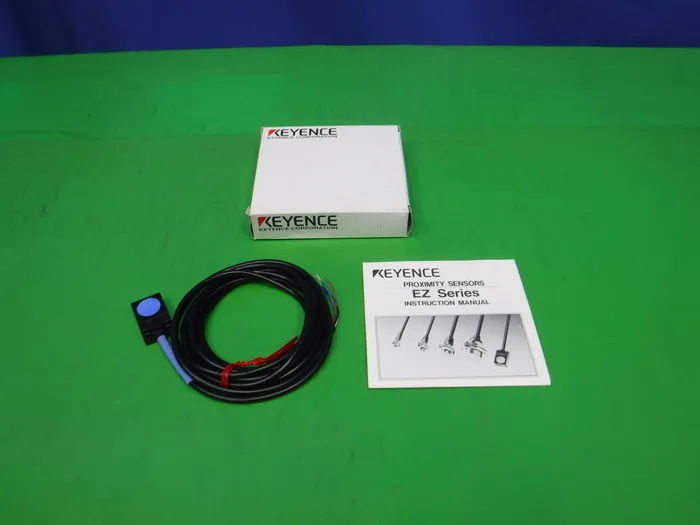 Keyence EZ-18T 3선식 근접 센서