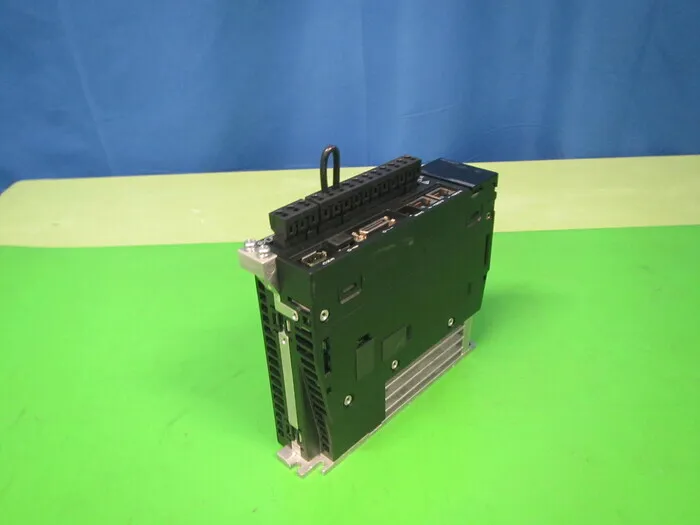 Keyence SV2-020L2 AC 서보 드라이버