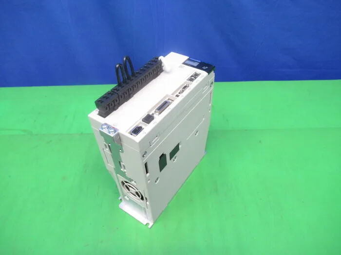 야스카와 전기 SGD7S-5R5A20A 서보 드라이버