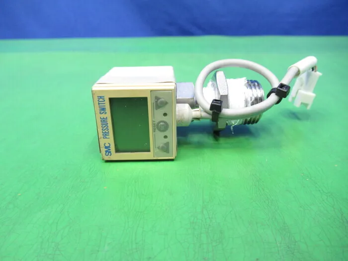 SMC ISE5B-02-27L Digital Pressure Switch Detail Image - ASKINDEX Korea