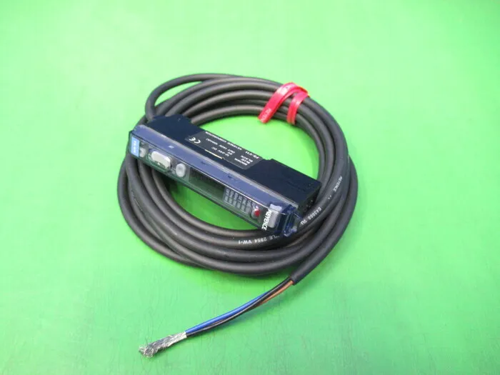 Keyence FS-V11 섬유 증폭기