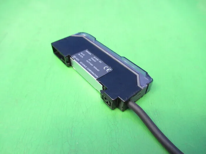 Keyence FS-V21 Fiber Amplifier Detail Image - ASKINDEX Korea