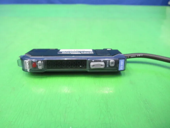 Keyence FS-V21 Fiber Amplifier Detail Image - ASKINDEX Korea