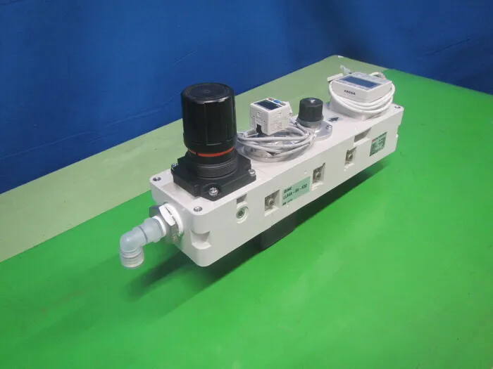 에스엠씨 LLA4A-04-X32 유량 레귤레이터