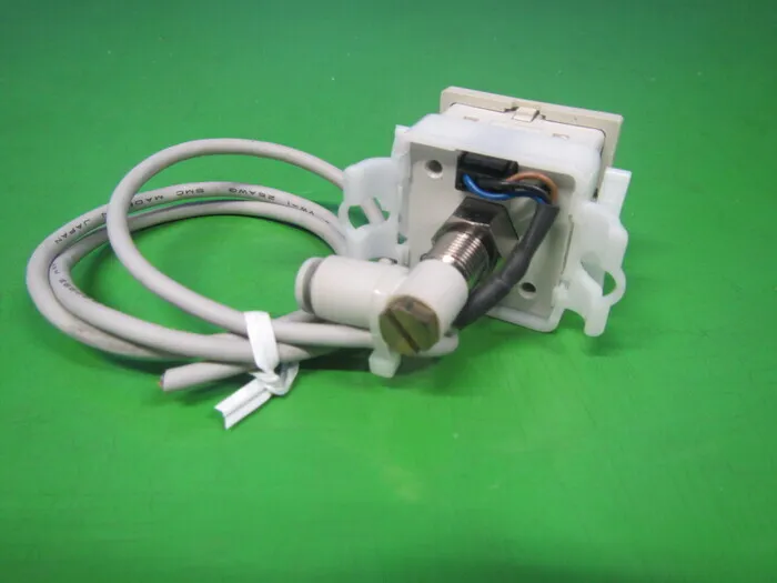 SMC ISE30-01-25-M Pressure Switch Detail Image - ASKINDEX Korea