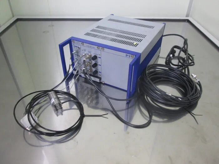 피아이 E-501.00/S-330.4SL 모듈형 피에조 컨트롤러 세트